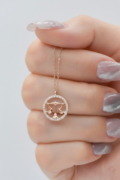 Adalet Terazi Taşlı Gümüş Kolye Rose